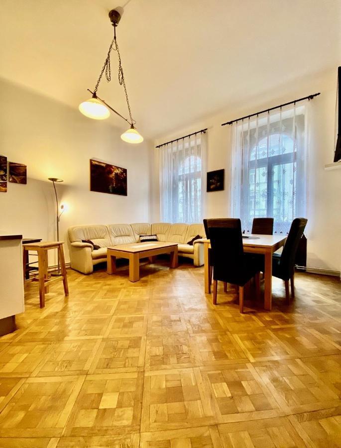 Spacious Cozy Apartments In Centre Prag Exterior foto